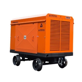 Воздушно-компрессорная шахтная станция Арсенал ЗИФ-ШВ 25/0,7 660, 380 В на скатах промышленная